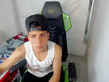 Stripchat Live Porn of RyanFlirty