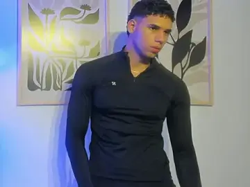 Stripchat Live Sex Cam of Santana_maximo
