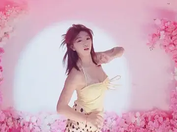 Stripchat Sex Cam of Luckygirls-339