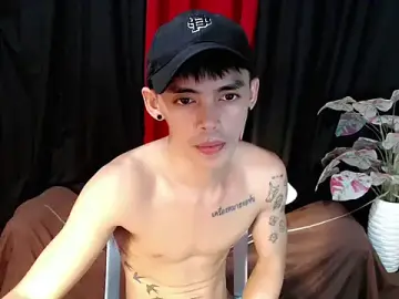 Stripchat Free Porn Cam of urhunky_boy