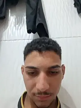 Stripchat Free Live Porn of andre_oliver2