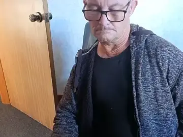 Stripchat Sex Cam of daddy_man