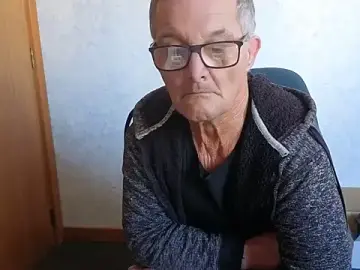 Stripchat Free Porn Cam of daddy_man