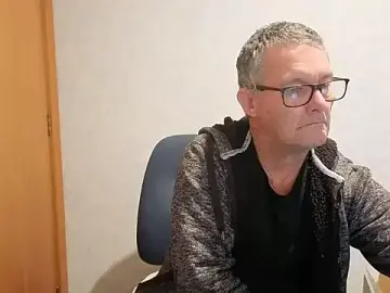 Stripchat Free Porn Cam of daddy_man