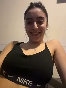 Stripchat Live Sex Cam of Belle_Lea