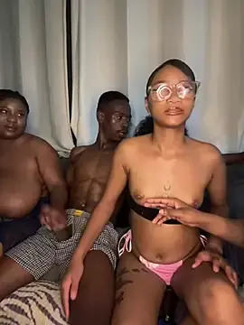 Stripchat Sex Cam of BonnyMolhada