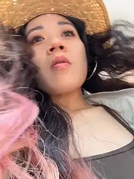 Stripchat Free Porn Cam of sex_bobo2026