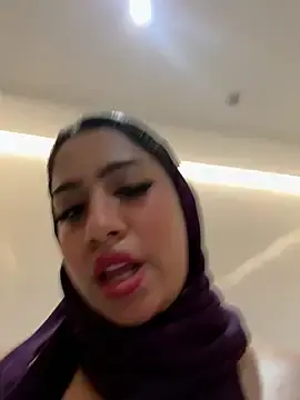 Stripchat Free Porn Cam of Ahlam7578