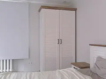 Stripchat Live Sex Cam of Eric_Crush