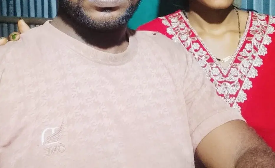 Village_hotcouple01