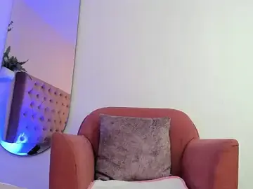 Stripchat Live Sex Cam of Chloee_Diamond_