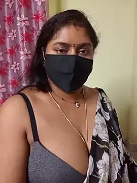Stripchat Live Sex of LouleyRani_