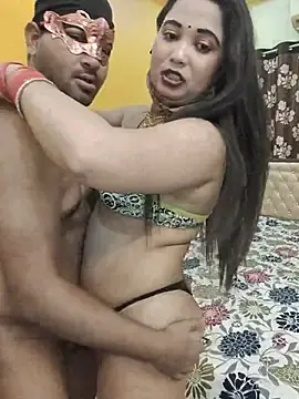 Stripchat Live Sex Cam of MONAJI_HOT