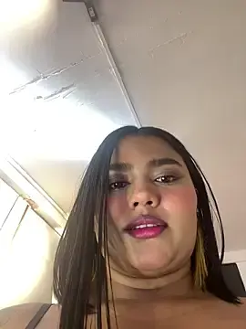 Stripchat Live Sex Cam of Cherry_lovee