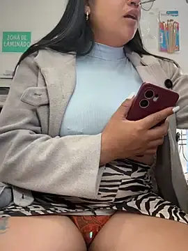 Stripchat Free Live Porn of Outdoors-Mia_Khalifa