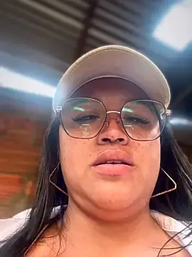 Stripchat Adult Webcam of Outdoors-Mia_Khalifa