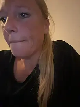 Stripchat Nude Webcam of MoniqueLaFee