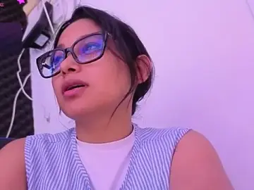 Stripchat Live Sex Cam of Cuteprincess21