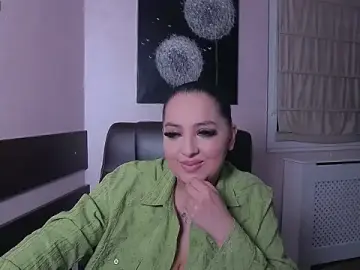 Stripchat Live Sex Cam of BustyAllyy