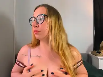 Stripchat Adult Video Chat of AriaDesire