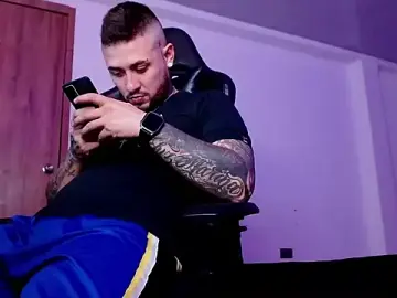 Stripchat Sex Cam of miia-liiam