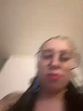 Stripchat Watch Live Sex Cams of queenlo_xxx