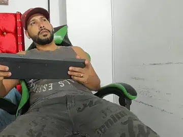 Stripchat Best live sex cam show of luis_23hot