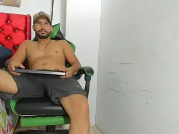 Stripchat Free Live Porn of luis_23hot