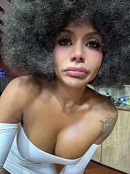 Stripchat Nude Webcam of HOT_LADY_777