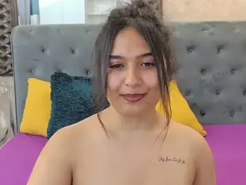 Stripchat Free Porn Cam of KiraMoonX