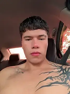 Stripchat Live Sex Cam of Logan_smith1