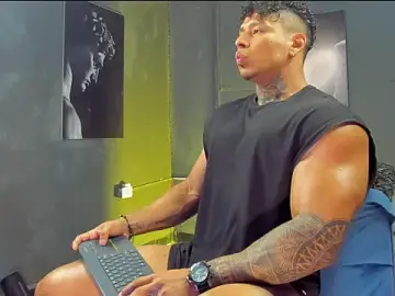 Stripchat Watch Live Sex Cams of bradley_smith
