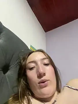 Stripchat Sex Cam of Valery_Salmons