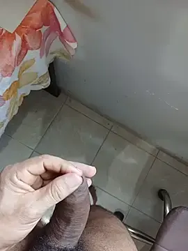 Stripchat Free Live Porn of morenodiscret35
