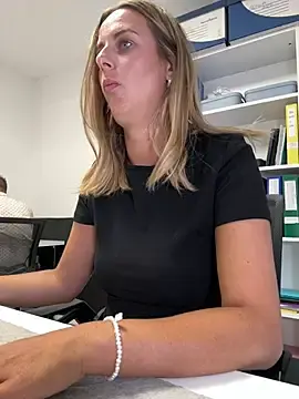 Stripchat Watch Live Sex Cams of Hii_Lolla