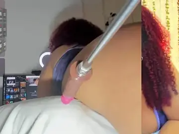 Stripchat Live Sex Cam of Briana_Swett
