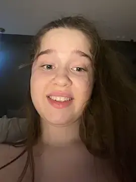 Stripchat Free Live Porn of HornyGirlH