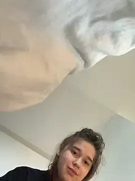 Stripchat Sex Chat of HornyGirlH