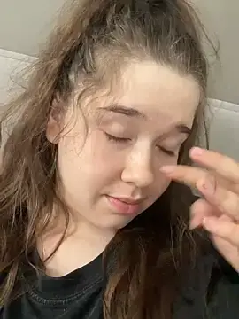 Stripchat Sex Chat of HornyGirlH