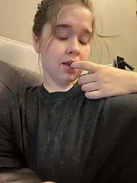 Stripchat Watch Live Sex Cams of HornyGirlH