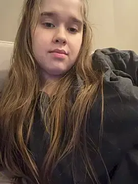 Stripchat Free Porn Cam of HornyGirlH