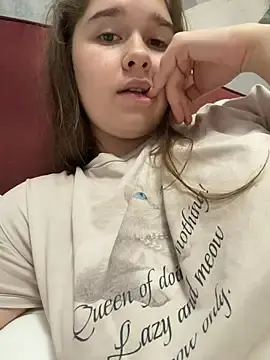 Stripchat Sex Chat of HornyGirlH