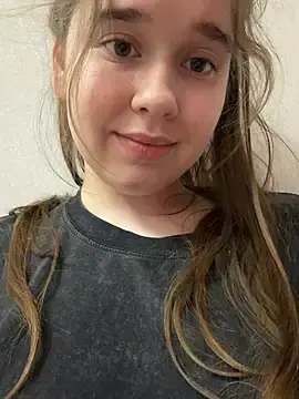 Stripchat Free Live Porn of HornyGirlH