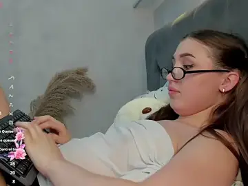 Stripchat Free Porn Cam of Emily_Lews