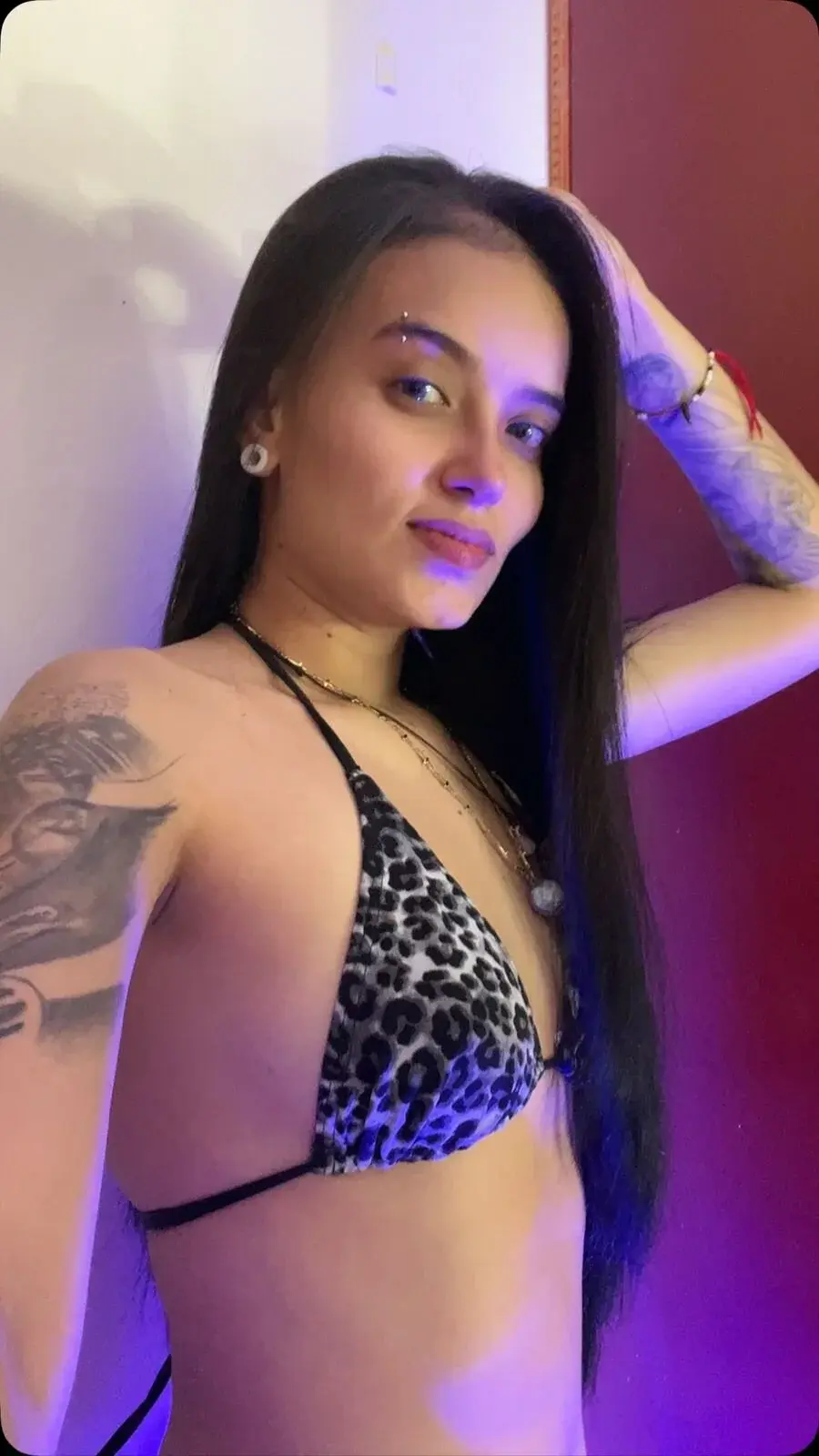 Alexa_clark02