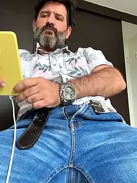 Stripchat Private Sex Chat of Hairy_Dad86