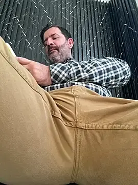 Stripchat Live Sex Cam of Hairy_Dad86