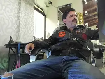 Stripchat Live Porn of Maxi_thebig_Dad