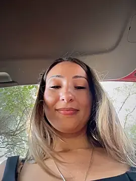 Stripchat Live Sex Cam of Wonder_Kari