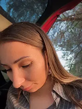 Stripchat Live Sex Cam of Wonder_Kari